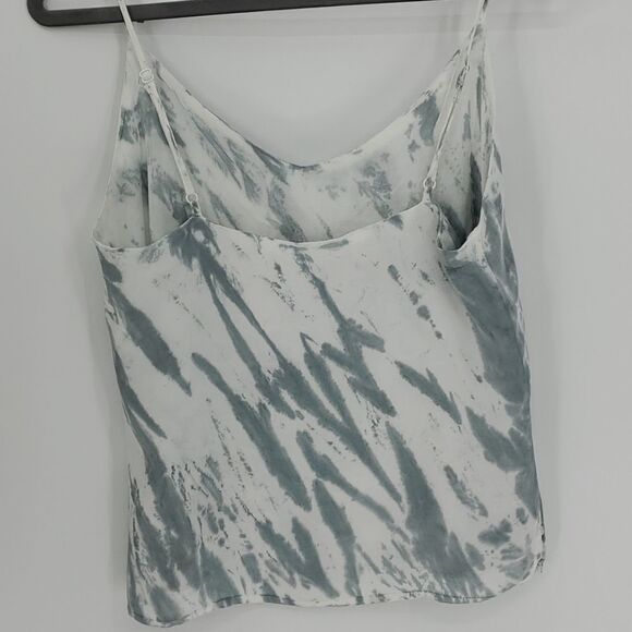 Vici tank top, small,‎ gray, and white design. Great layering. - Picture 4 of 7